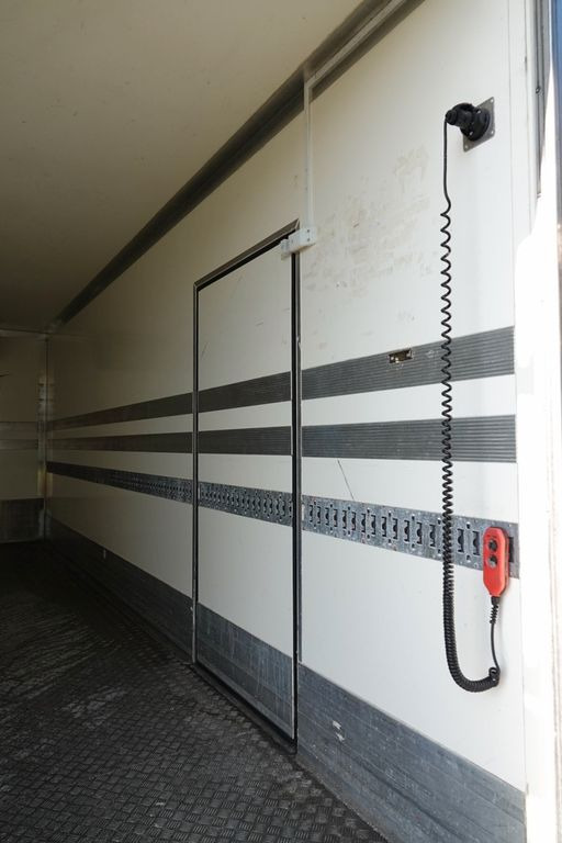 Autocarro frigorifero Renault D 250 / CHŁODNIA - 6,7 m / THERMO KING T 600R /: foto 11