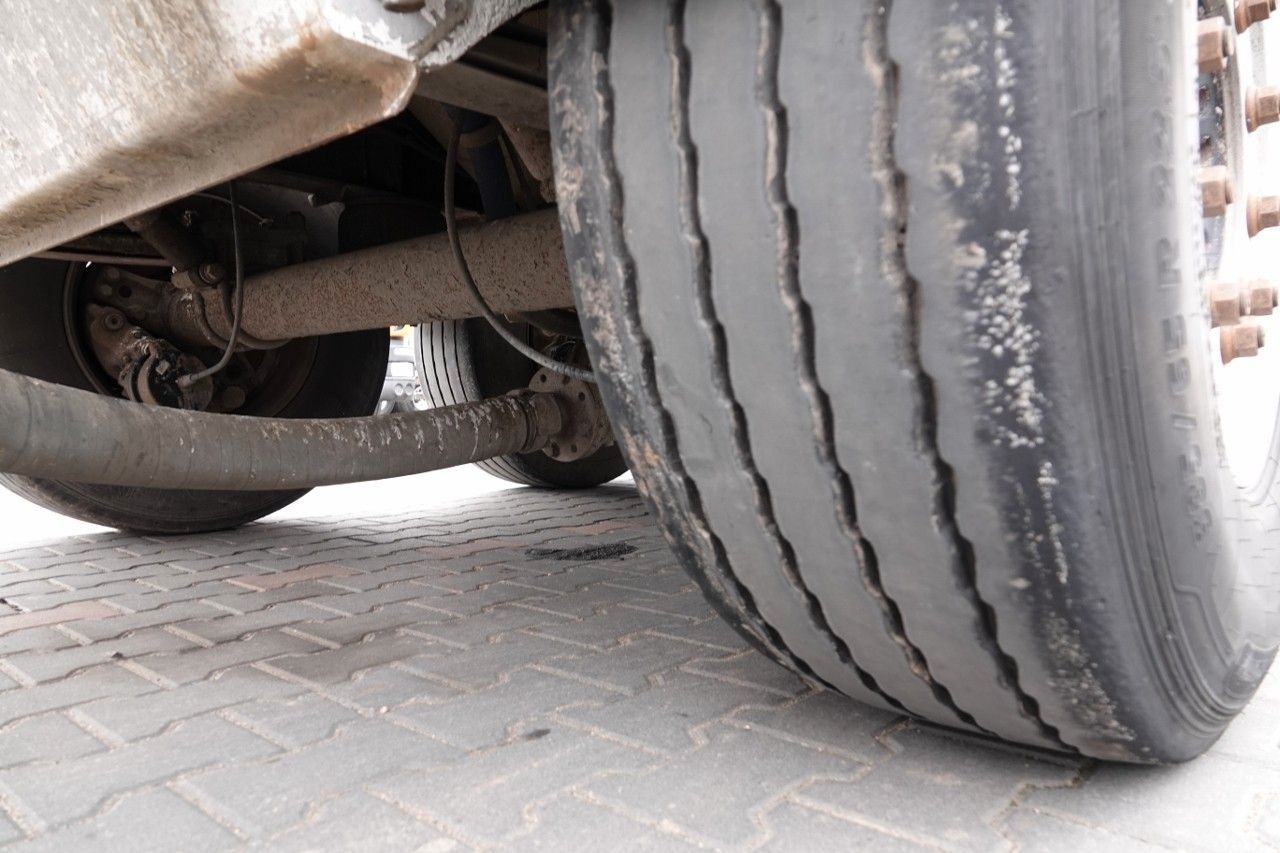 Semirimorchio silos Spitzer CEMENTONACZEPA / 37 000 L / SILOS / 3 KOMORY / O: foto 13