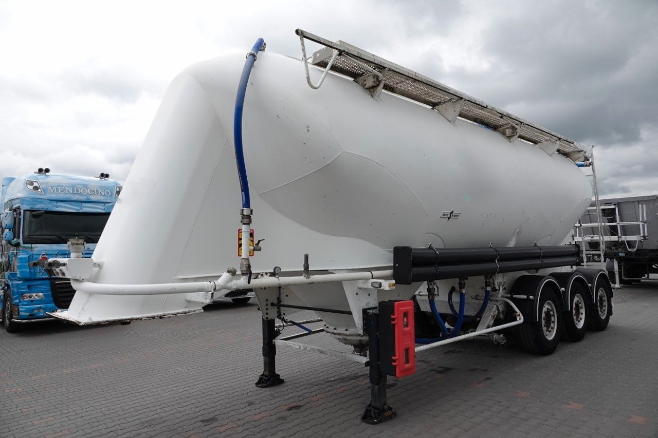 Spitzer CEMENTONACZEPA / 37 000 L / SILOS / 3 KOMORY - Semirimorchio silos: foto 3 Spitzer CEMENTONACZEPA / 37 000 L / SILOS / 3 KOMORY - Semirimorchio silos: foto 3