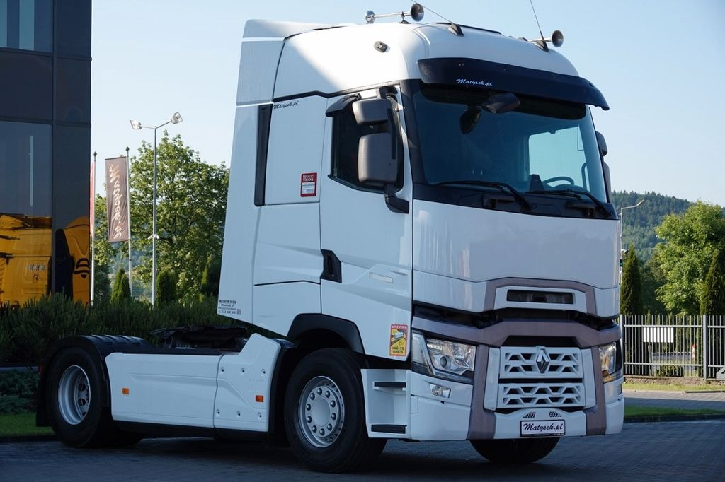 Renault T 520 / 13L / MAXISPACE / RETARDER / SALONKA Renault T 520 / 13L / MAXISPACE / RETARDER / SALONKA - Trattore stradale: foto 1 Renault T 520 / 13L / MAXISPACE / RETARDER / SALONKA Renault T 520 / 13L / MAXISPACE / RETARDER / SALONKA - Trattore stradale: foto 1