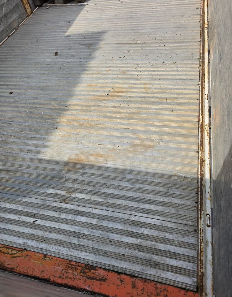 Volvo FM7 - Autocarro con pianale/ Cassone fisso, Camion con gru: foto 4 Volvo FM7 - Autocarro con pianale/ Cassone fisso, Camion con gru: foto 4