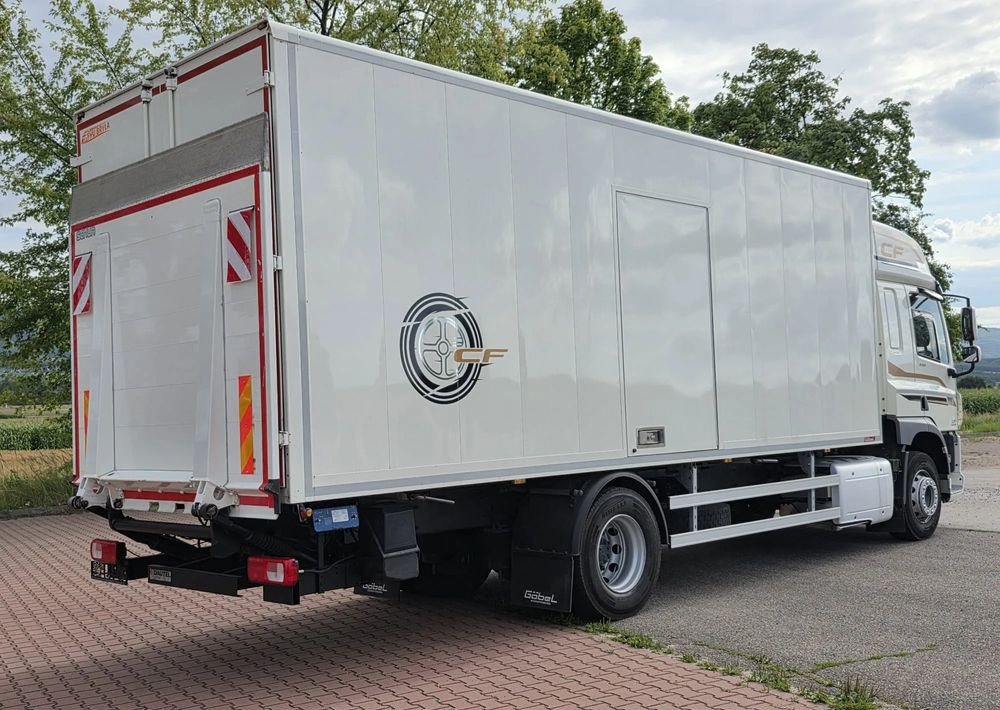 DAF CF 330 / 10.2017 / KONTENER MEBLOWY / IZOTERMA / WINDA / 18 PALET / E6 / NISKI PRZEBIEG / Z NIEMIEC / JAK NOWY / DUŻY SILNIK 10 837cm3// - Autocarro furgonato: foto 4 DAF CF 330 / 10.2017 / KONTENER MEBLOWY / IZOTERMA / WINDA / 18 PALET / E6 / NISKI PRZEBIEG / Z NIEMIEC / JAK NOWY / DUŻY SILNIK 10 837cm3// - Autocarro furgonato: foto 4