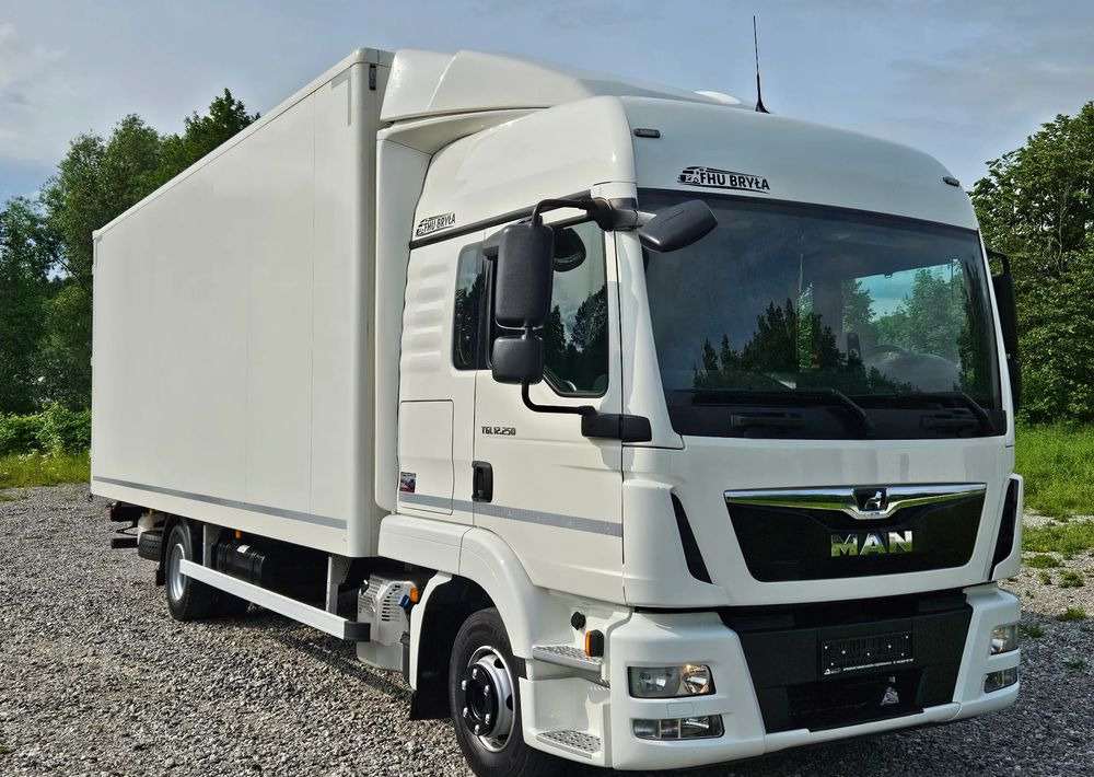 MAN TGL 12.250 / KONTENER / IZOTERMA / WINDA / 2019R / EURO 6 / PEŁEN SERWIS / 6 TON ŁADOWNOŚĆ / SPROWADZONY / ZADBANY / JAK NOWY / KSIĄŻKA SERWISOWA / E6 / 17 PALET - Autocarro furgonato: foto 1 MAN TGL 12.250 / KONTENER / IZOTERMA / WINDA / 2019R / EURO 6 / PEŁEN SERWIS / 6 TON ŁADOWNOŚĆ / SPROWADZONY / ZADBANY / JAK NOWY / KSIĄŻKA SERWISOWA / E6 / 17 PALET - Autocarro furgonato: foto 1