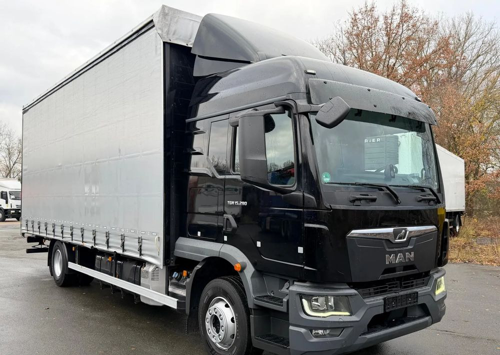 MAN TGM 15.290 / NOWY MODEL / E6 / 18PALET / 7720 ŁADOWNOŚĆ / SERWISOWANY / NOWY TACHOGRAF / NISKI PRZEBIEG / WINDA / FIRANKA / SPROWADZONY / 2022 / NISKI PRZEBIEG /PIERWSZY WŁAŚCICIEL/ - Camion centinato: foto 1 MAN TGM 15.290 / NOWY MODEL / E6 / 18PALET / 7720 ŁADOWNOŚĆ / SERWISOWANY / NOWY TACHOGRAF / NISKI PRZEBIEG / WINDA / FIRANKA / SPROWADZONY / 2022 / NISKI PRZEBIEG /PIERWSZY WŁAŚCICIEL/ - Camion centinato: foto 1