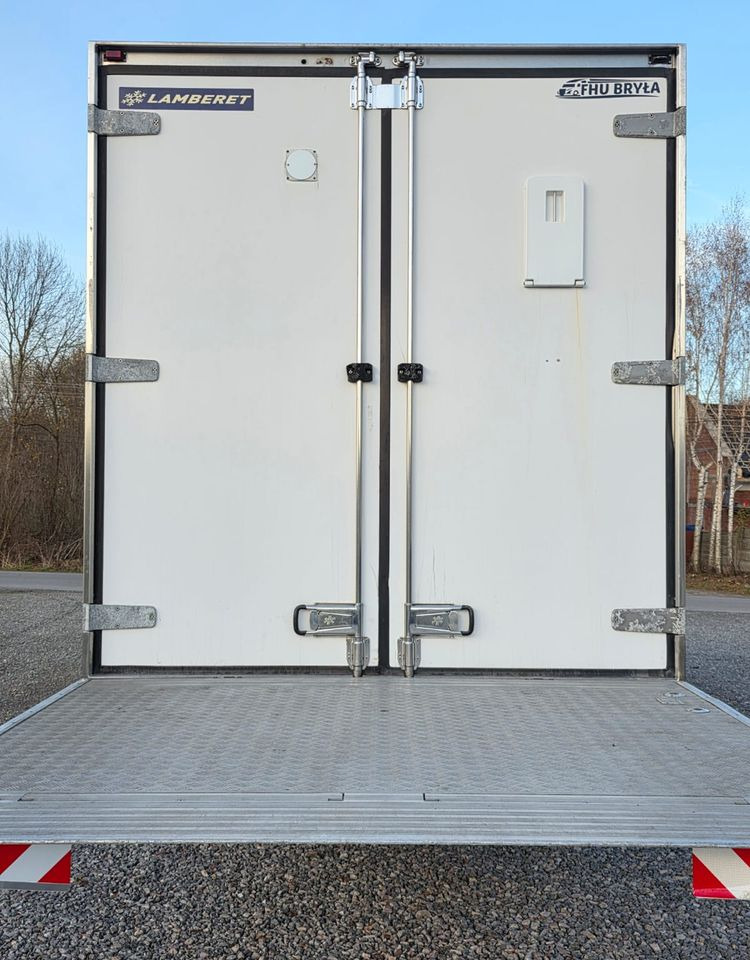 Autocarro frigorifero MAN TGM 18.320 / 18.290 / 15.290 / IZOTERMA / WINDA / 19PALET / E6 / 08.2018 / LIFT / SPROWADZONY / AUTOMAT / SYPIALKA / PIERWSZY WŁAŚCICIEL / BOCZNE DRZWI / STAN BARDZO DOBRY: foto 18 Autocarro frigorifero MAN TGM 18.320 / 18.290 / 15.290 / IZOTERMA / WINDA / 19PALET / E6 / 08.2018 / LIFT / SPROWADZONY / AUTOMAT / SYPIALKA / PIERWSZY WŁAŚCICIEL / BOCZNE DRZWI / STAN BARDZO DOBRY: foto 18