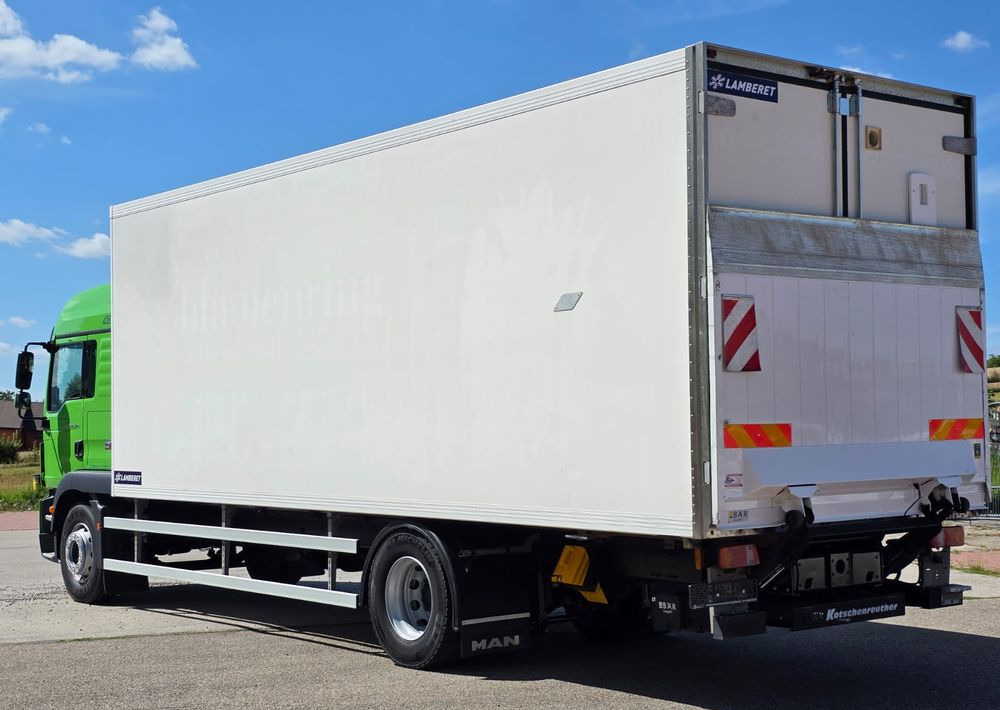 MAN TGM 18.340 / 18.290 / 15.290 / IZOTERMA / WINDA / 19PALET /E6 / SPROWADZONY / AUTOMAT / SYPIALKA / PIERWSZY WŁAŚCICIEL / BOCZNE DRZWI / STAN BARDZO DOBRY - Autocarro frigorifero: foto 3 MAN TGM 18.340 / 18.290 / 15.290 / IZOTERMA / WINDA / 19PALET /E6 / SPROWADZONY / AUTOMAT / SYPIALKA / PIERWSZY WŁAŚCICIEL / BOCZNE DRZWI / STAN BARDZO DOBRY - Autocarro frigorifero: foto 3