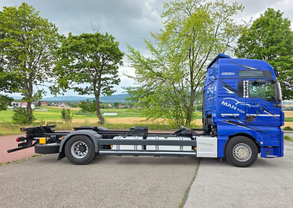 Autocarro telaio MAN TGX 18.430 / SPROWADZONY / DO ŻYWCA / 2020 / KLIMA POSTOJOWA / SERWISOWANY / JAK NOWY / NISKI PRZEBIEG / RAMA / BDF / E6: foto 9