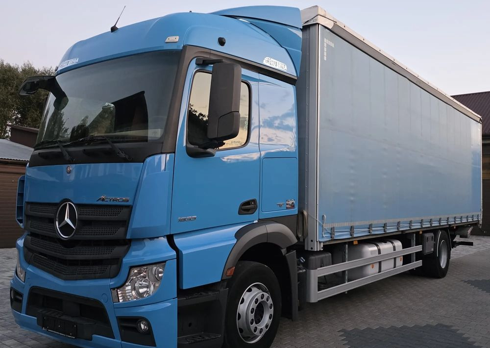 Mercedes-Benz ACTROS 1833 / FIRANKA/ WINDA / 22PALETY / 8760 ŁADOWNOŚĆ / AUTOMAT / DUŻY SILNIK / SYPIALKA / - Camion centinato: foto 1 Mercedes-Benz ACTROS 1833 / FIRANKA/ WINDA / 22PALETY / 8760 ŁADOWNOŚĆ / AUTOMAT / DUŻY SILNIK / SYPIALKA / - Camion centinato: foto 1