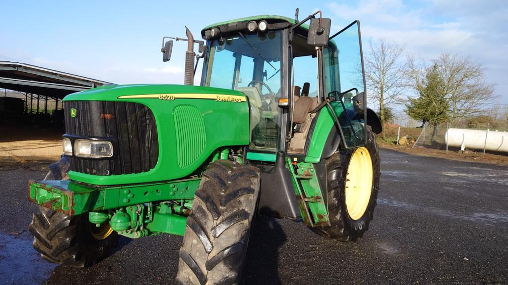JOHN DEERE 6520 - Macchina agricola: foto 2 JOHN DEERE 6520 - Macchina agricola: foto 2