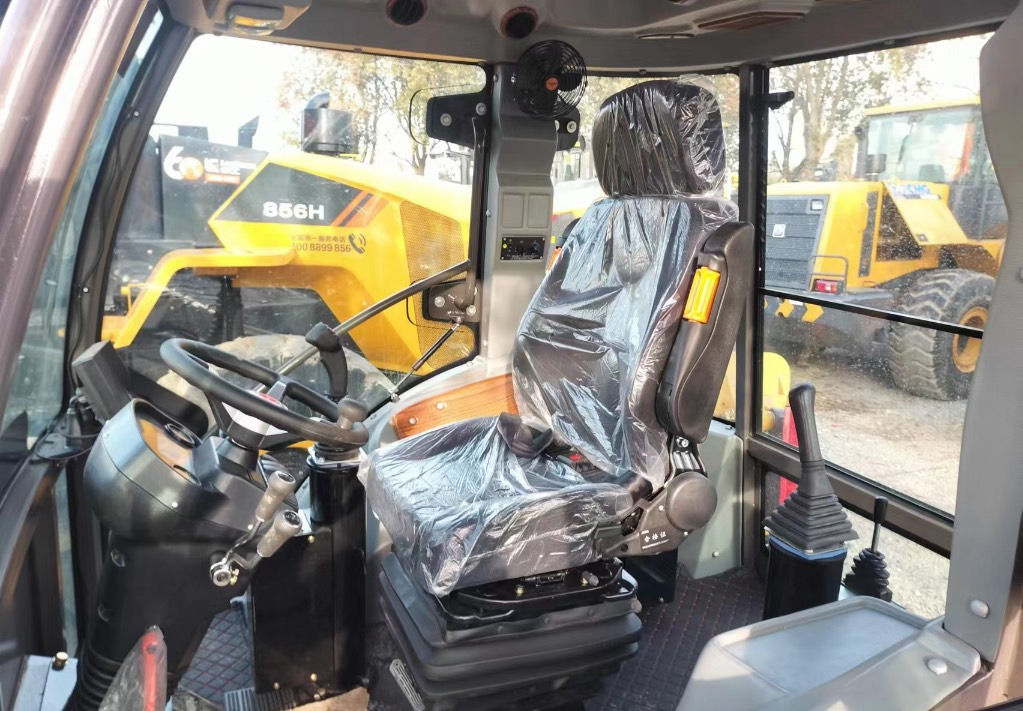 CAT 420 F Caterpillar 420F backhoe loader - Terna: foto 4 CAT 420 F Caterpillar 420F backhoe loader - Terna: foto 4