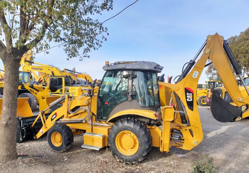 CAT 420 F Caterpillar 420F backhoe loader - Terna: foto 1 CAT 420 F Caterpillar 420F backhoe loader - Terna: foto 1