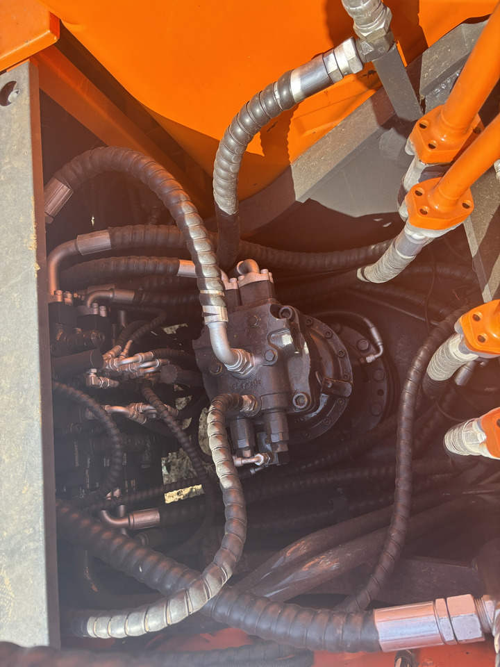 DOOSAN Korea imports doosan DX225 - Escavatore cingolato: foto 4 DOOSAN Korea imports doosan DX225 - Escavatore cingolato: foto 4
