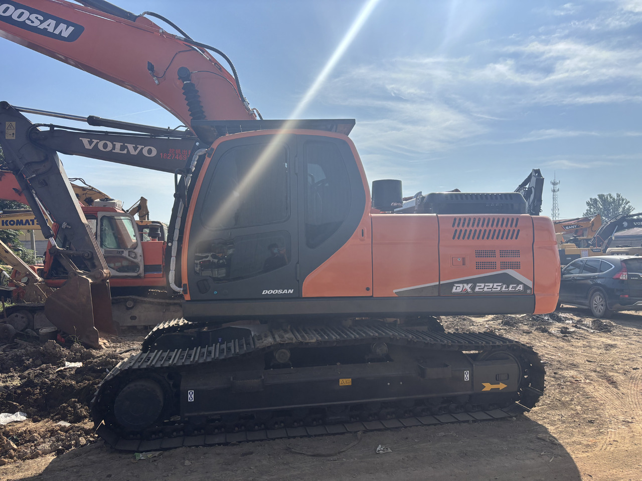 DOOSAN Korea imports doosan DX225 - Escavatore cingolato: foto 1 DOOSAN Korea imports doosan DX225 - Escavatore cingolato: foto 1