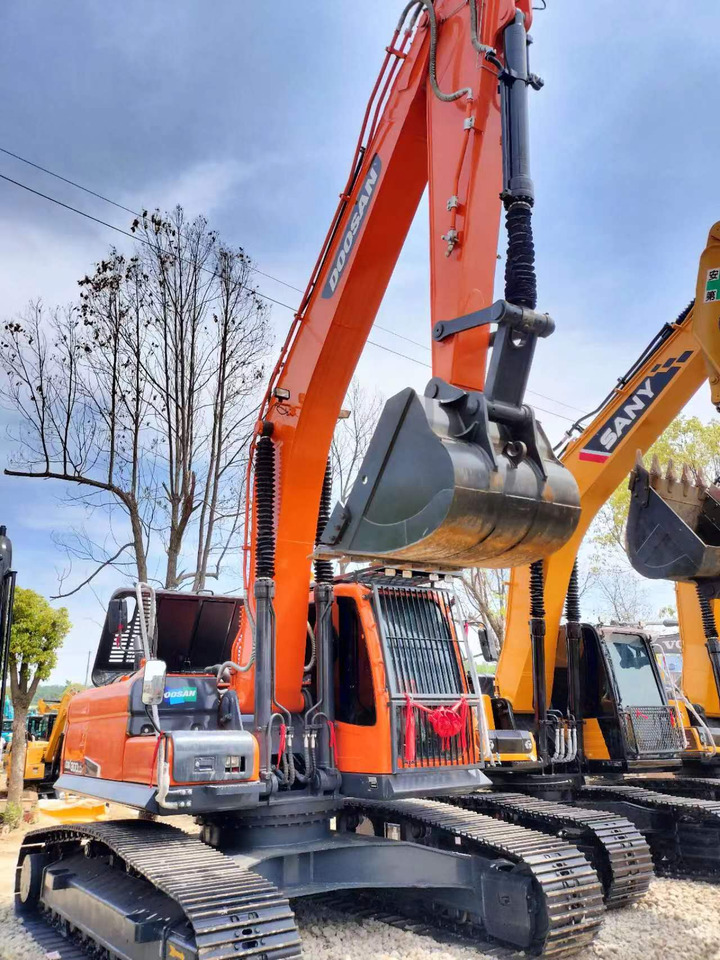 Doosan DX 300 Korea imports doosan DX300 - Escavatore cingolato: foto 5 Doosan DX 300 Korea imports doosan DX300 - Escavatore cingolato: foto 5