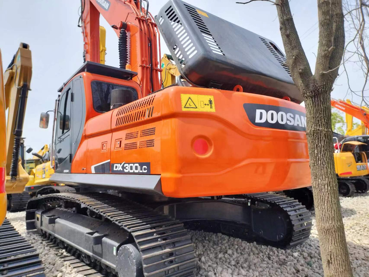 Doosan DX 300 Korea imports doosan DX300 - Escavatore cingolato: foto 1 Doosan DX 300 Korea imports doosan DX300 - Escavatore cingolato: foto 1