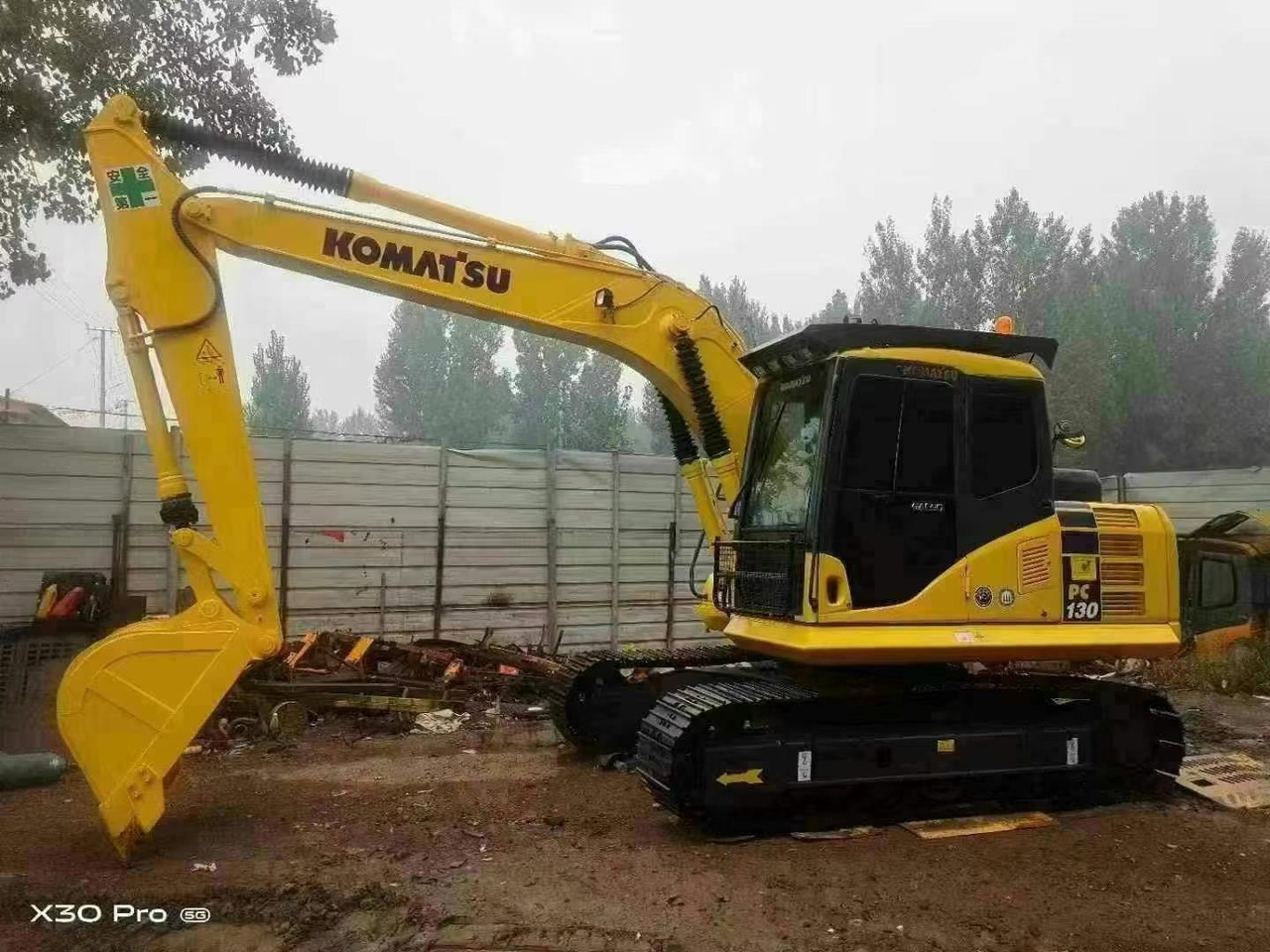 Komatsu PC 130-7 PC130 PC130-7 - Escavatore cingolato: foto 1 Komatsu PC 130-7 PC130 PC130-7 - Escavatore cingolato: foto 1