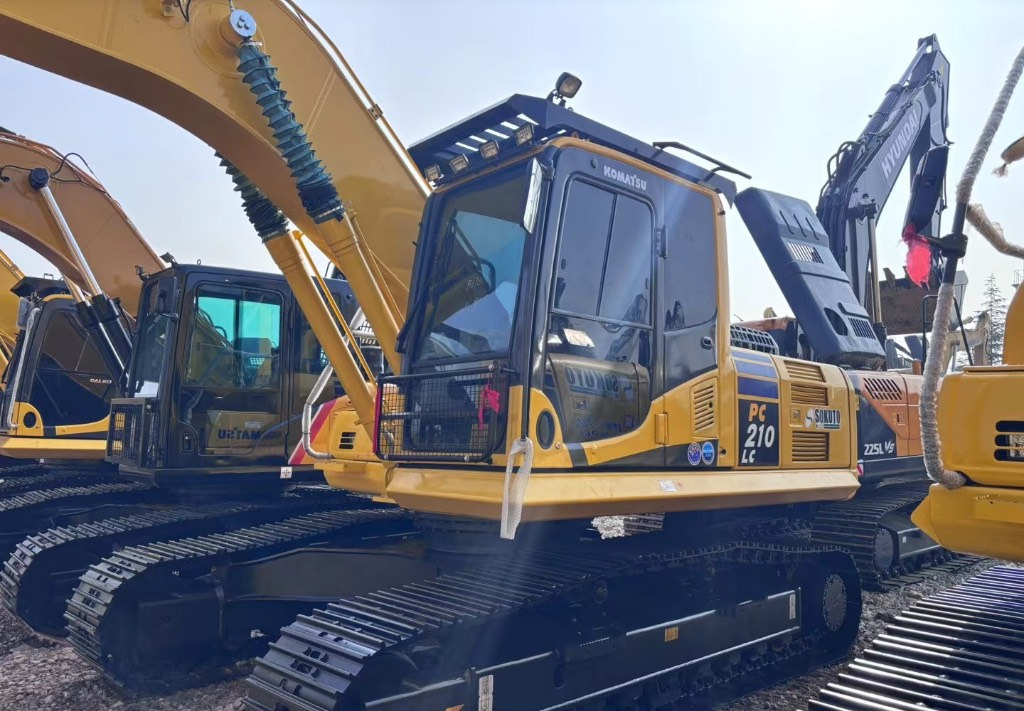 Komatsu PC 210 LC-8 - Escavatore cingolato: foto 1 Komatsu PC 210 LC-8 - Escavatore cingolato: foto 1
