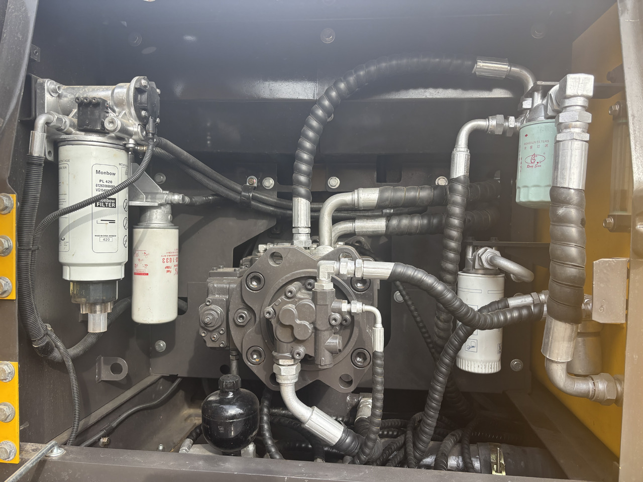 Escavatore cingolato Volvo EC 240: foto 9