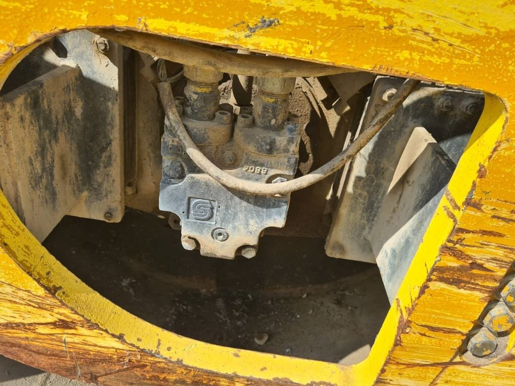 Bomag BW 213 D H-4 FOR PARTS - Rullo compattatore/ Rullo compressore: foto 5 Bomag BW 213 D H-4 FOR PARTS - Rullo compattatore/ Rullo compressore: foto 5