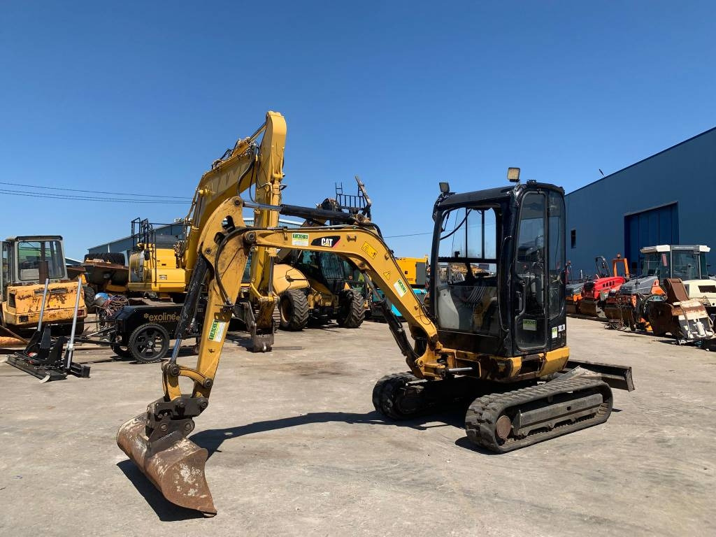 CAT 302.7 CR - Miniescavatore: foto 1 CAT 302.7 CR - Miniescavatore: foto 1