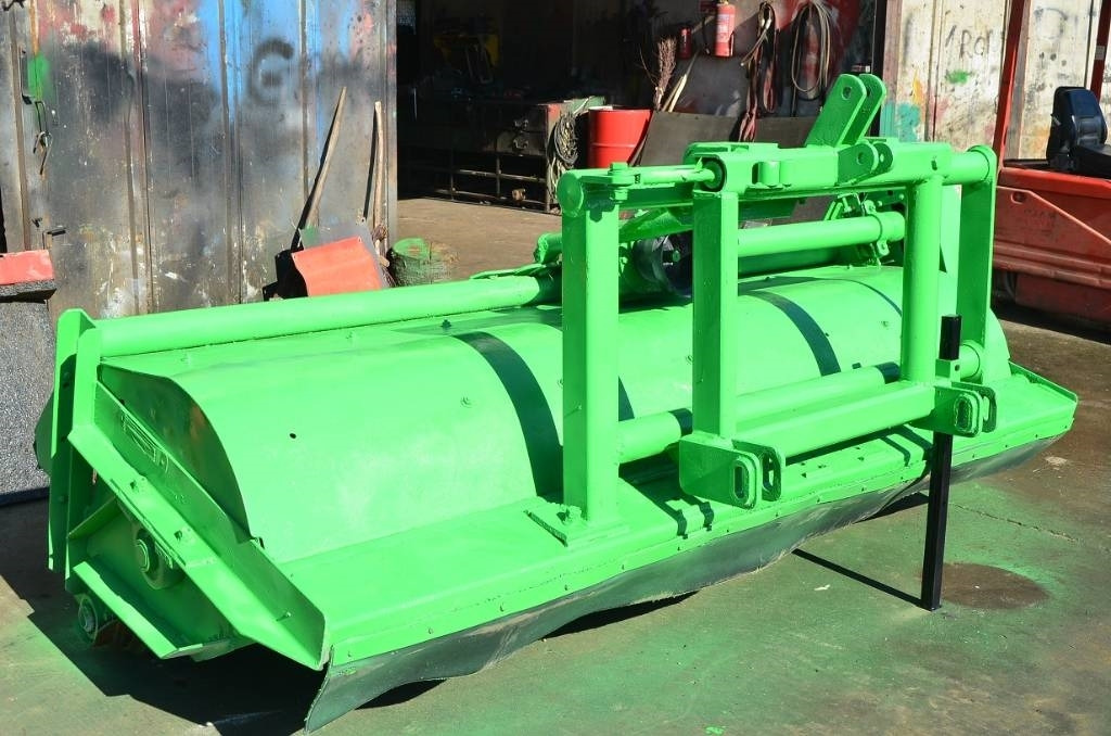 G.Ducker UM 27 VK - Trincia a martelli/ Trinciatrice: foto 2 G.Ducker UM 27 VK - Trincia a martelli/ Trinciatrice: foto 2