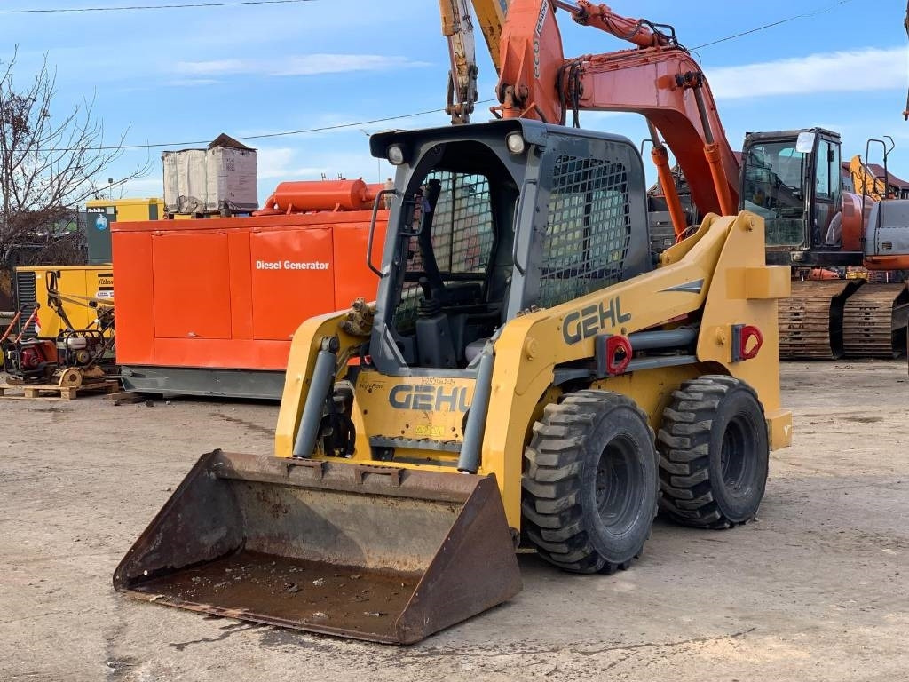 Gehl R 260 - Minipala: foto 1 Gehl R 260 - Minipala: foto 1