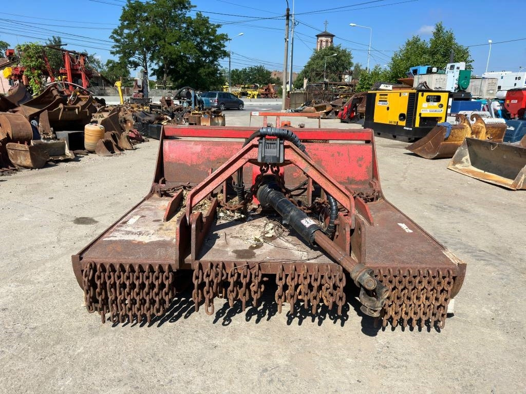 Grenier Franco SD2000 - Trinciatrice forestale: foto 1 Grenier Franco SD2000 - Trinciatrice forestale: foto 1