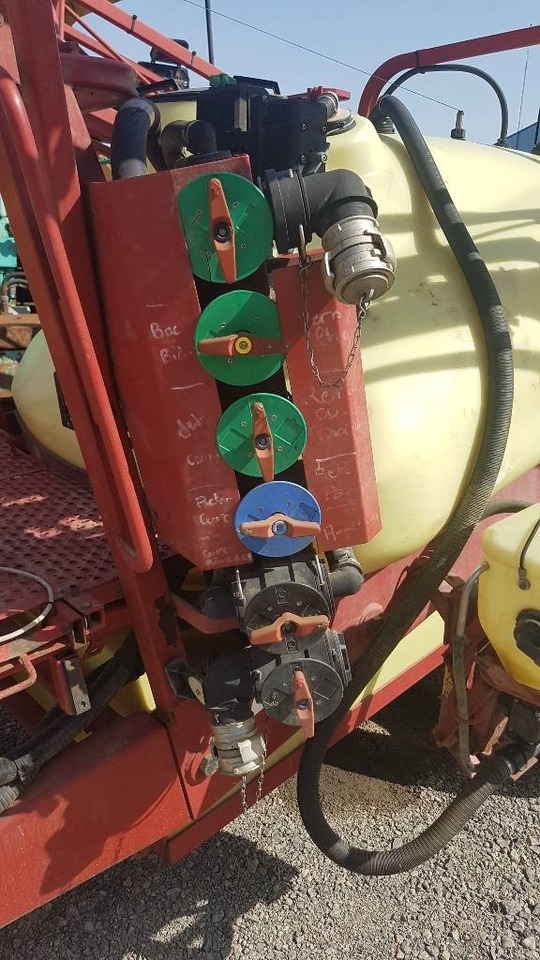 Hardi Commander 2200 - Polverizzatore trainato: foto 4 Hardi Commander 2200 - Polverizzatore trainato: foto 4