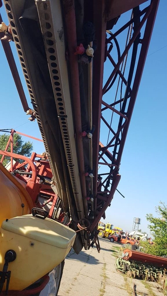 Hardi Commander - Polverizzatore trainato: foto 4 Hardi Commander - Polverizzatore trainato: foto 4