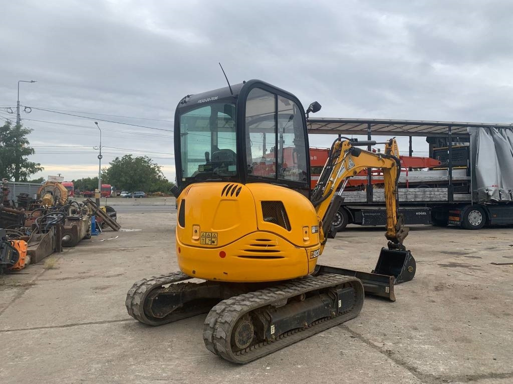 JCB 8025 ZTS - Miniescavatore: foto 2 JCB 8025 ZTS - Miniescavatore: foto 2