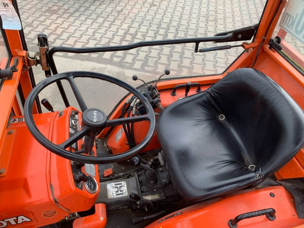Trattore Kubota B 4200: foto 9