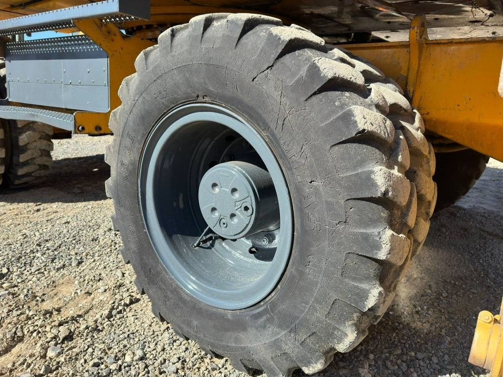 Escavatore gommato Liebherr A 900 B: foto 10