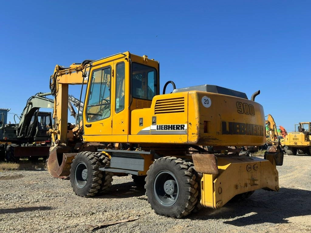 Escavatore gommato Liebherr A 900 B: foto 7