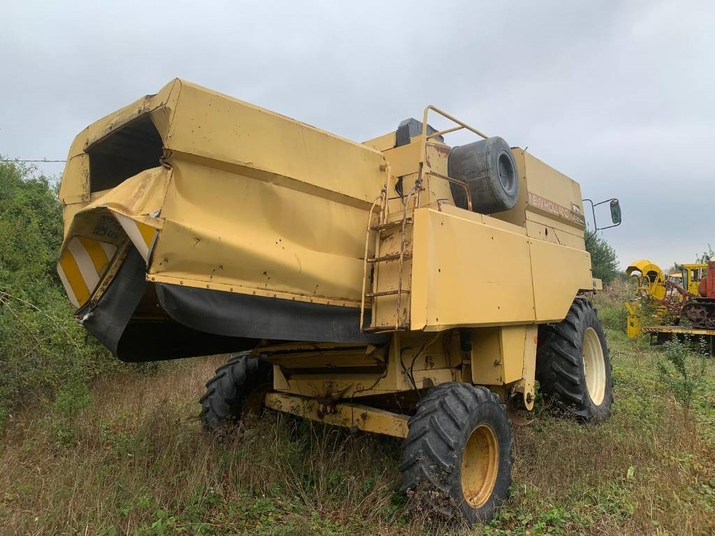 New Holland TX 32 - Mietitrebbia: foto 3 New Holland TX 32 - Mietitrebbia: foto 3