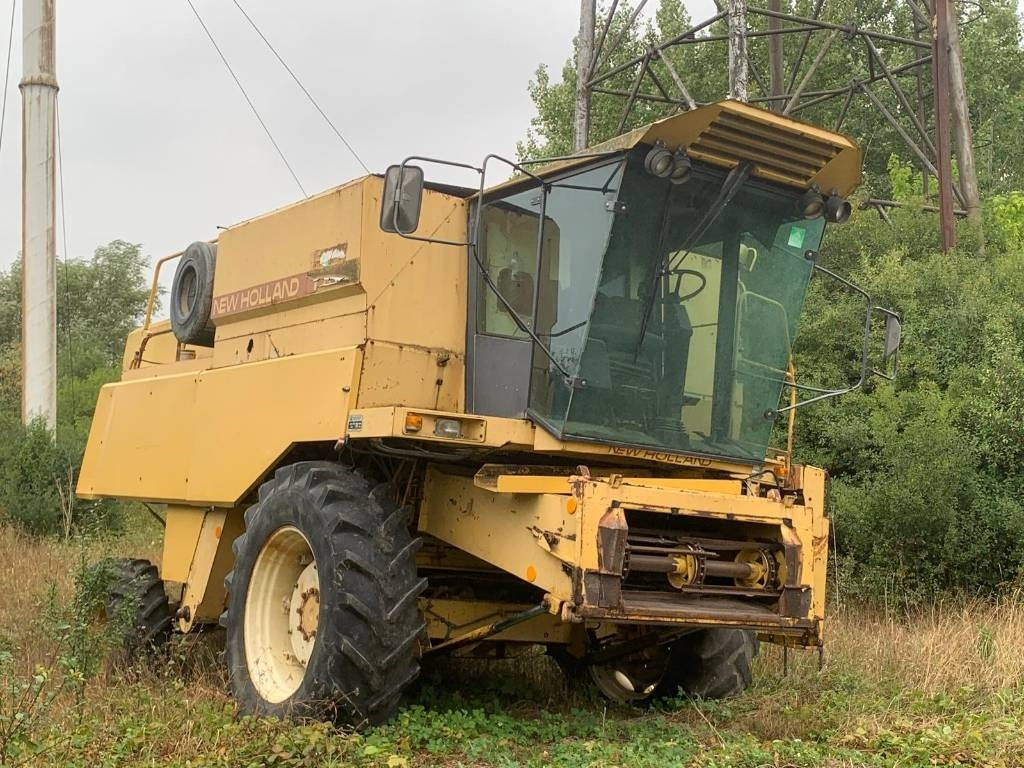 New Holland TX 32 - Mietitrebbia: foto 1 New Holland TX 32 - Mietitrebbia: foto 1