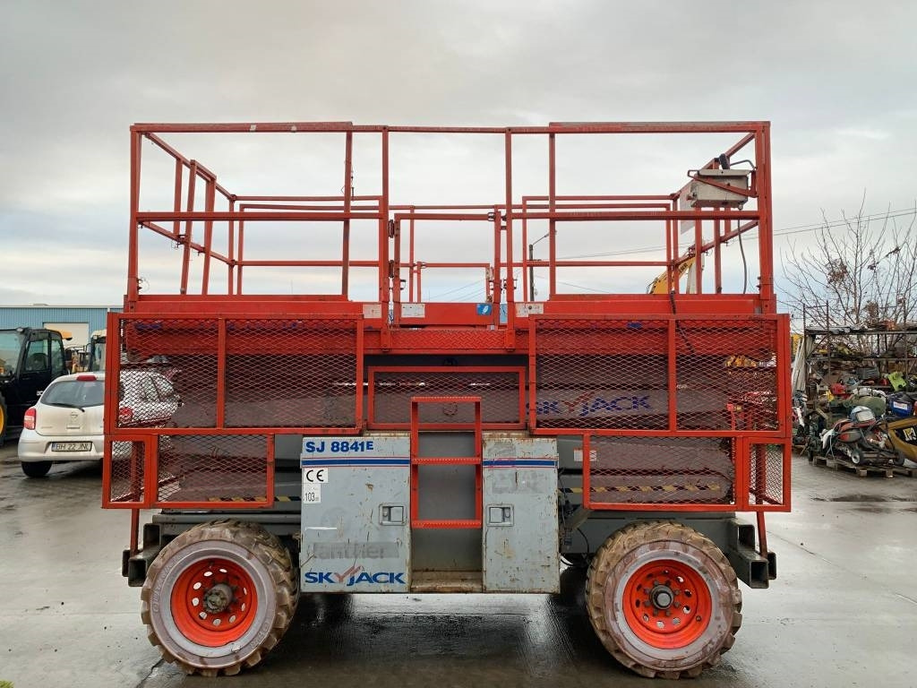SkyJack SJ 8841 - Piattaforma a pantografo: foto 3 SkyJack SJ 8841 - Piattaforma a pantografo: foto 3