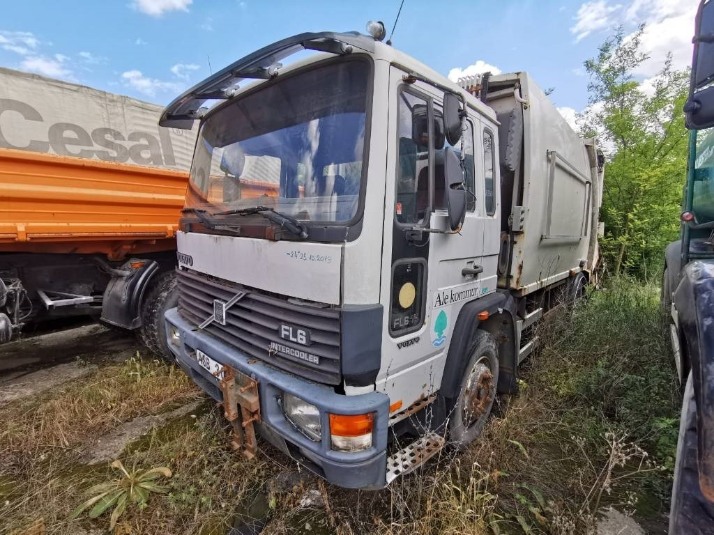 Volvo FL6 - Camion immondizia: foto 1 Volvo FL6 - Camion immondizia: foto 1