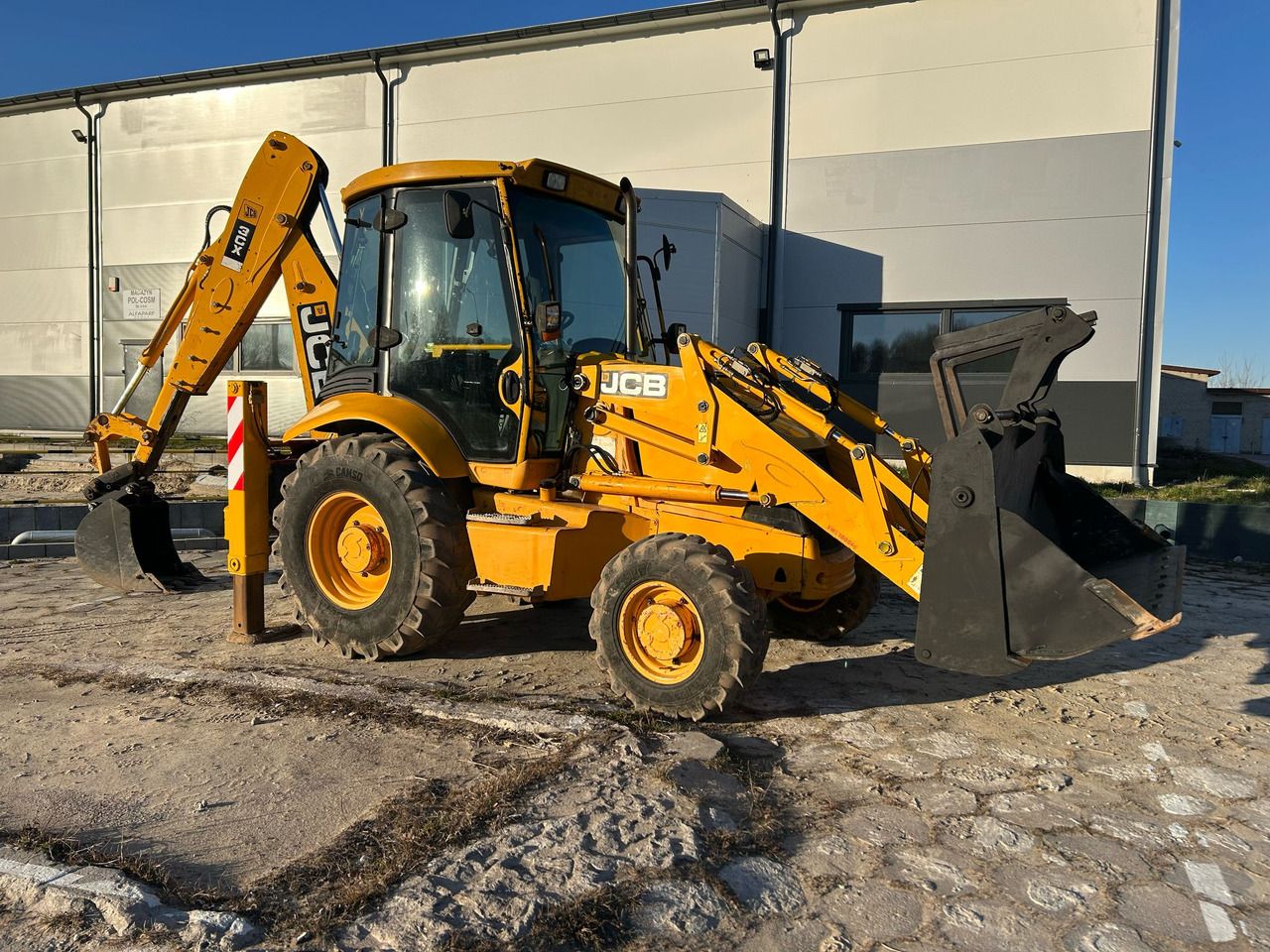 JCB 3CX - Terna: foto 1 JCB 3CX - Terna: foto 1