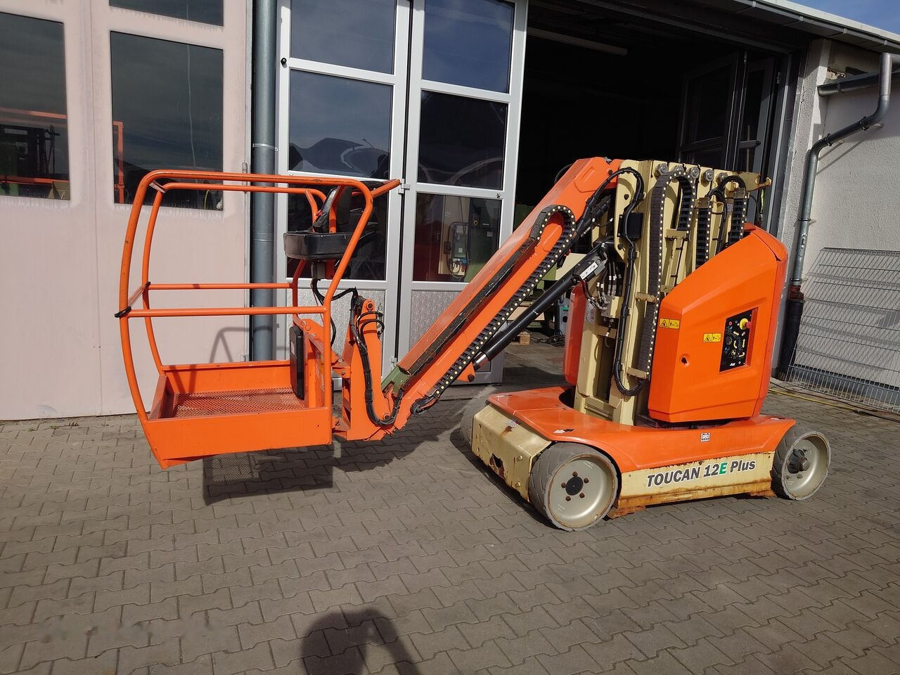 JLG TOUCAN 12E PLUS - Elevatore verticale: foto 3 JLG TOUCAN 12E PLUS - Elevatore verticale: foto 3