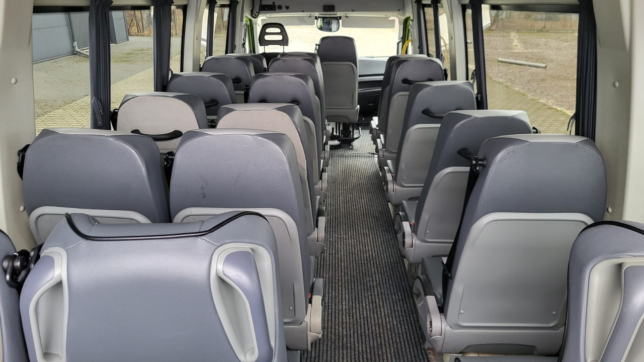 Leasing di Iveco Daily 24 places + 4 standing Iveco Daily 24 places + 4 standing: foto 13