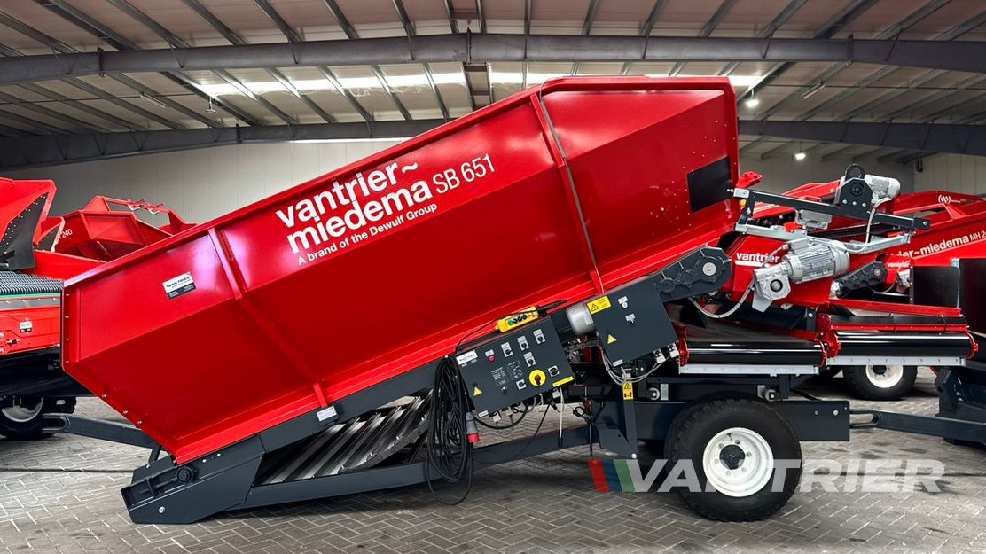 Miedema SB651 Receiving hopper - Stoccaggio attrezzatura: foto 1 Miedema SB651 Receiving hopper - Stoccaggio attrezzatura: foto 1