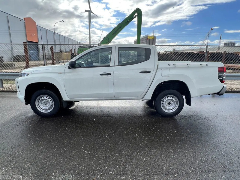Mitsubishi L200 4x4 - 8 UNITS in WHITE 2.5 D GL Double Cab - EURO 2 - NEW!! Ready for work!!!** - Pick-up, Furgone doppia cabina: foto 1 Mitsubishi L200 4x4 - 8 UNITS in WHITE 2.5 D GL Double Cab - EURO 2 - NEW!! Ready for work!!!** - Pick-up, Furgone doppia cabina: foto 1