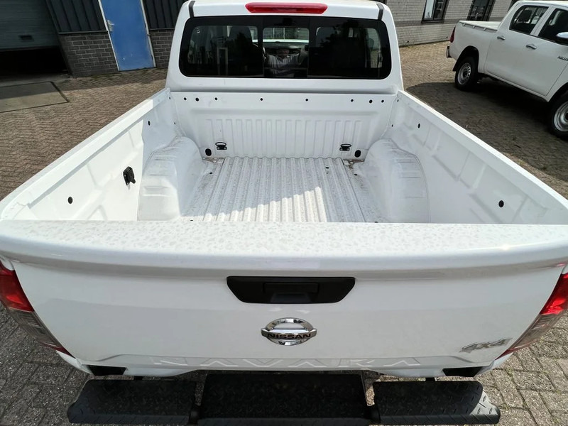 Nissan Navara 4x4 - 22 UNITS - 2.5 D Double Cab - XE - EURO 2 - NEW!! READY FOR WORK!!! - Pick-up, Furgone doppia cabina: foto 4 Nissan Navara 4x4 - 22 UNITS - 2.5 D Double Cab - XE - EURO 2 - NEW!! READY FOR WORK!!! - Pick-up, Furgone doppia cabina: foto 4