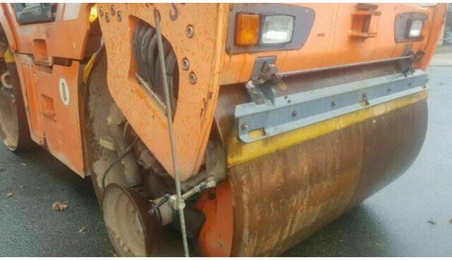 Hamm DV90 VO mit Streuer Klima Deutsche Maschine - Rullo stradale: foto 4 Hamm DV90 VO mit Streuer Klima Deutsche Maschine - Rullo stradale: foto 4