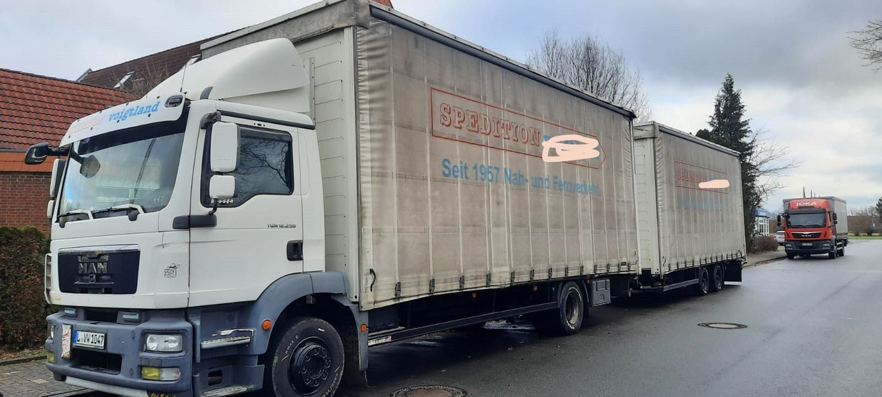 MAN 12.250 TGM Jumbo Mit Anhänger - Camion centinato, Rimorchio centinato: foto 1 MAN 12.250 TGM Jumbo Mit Anhänger - Camion centinato, Rimorchio centinato: foto 1