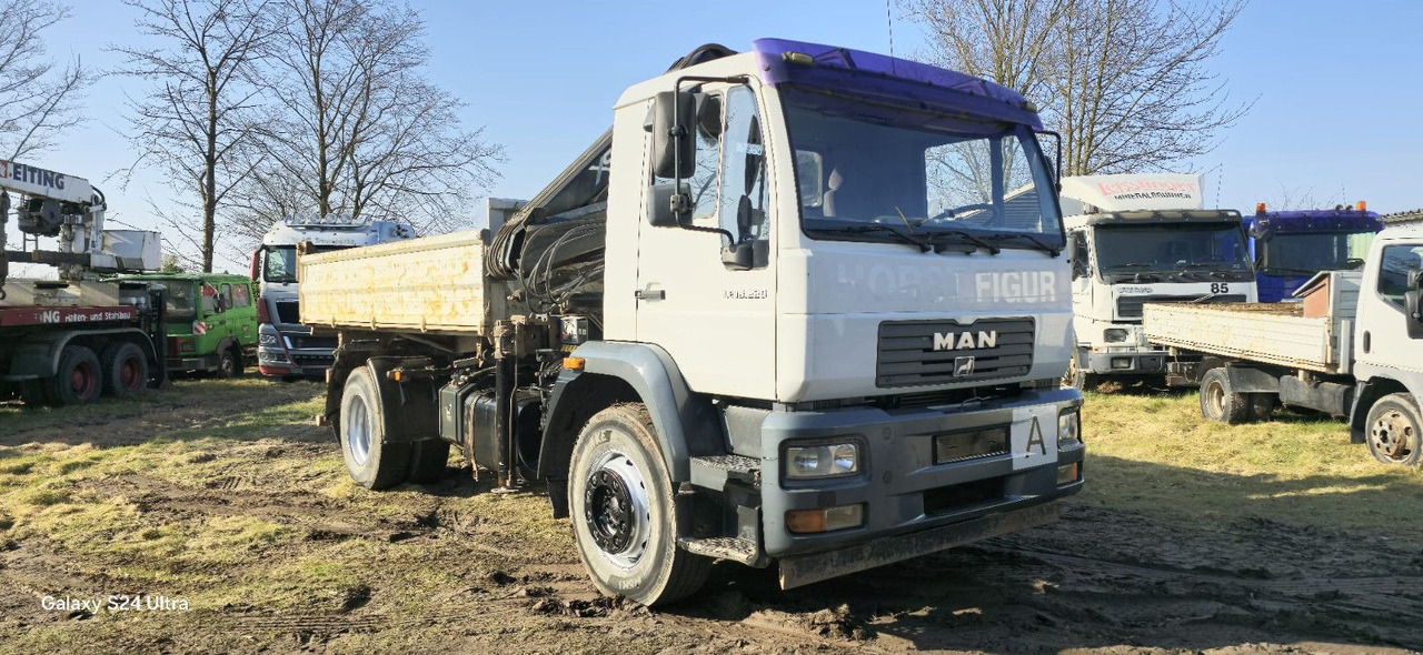MAN TGM 18.220 4x2 3.S-Kipper mit Kran - Autocarro ribaltabile, Camion con gru: foto 1 MAN TGM 18.220 4x2 3.S-Kipper mit Kran - Autocarro ribaltabile, Camion con gru: foto 1