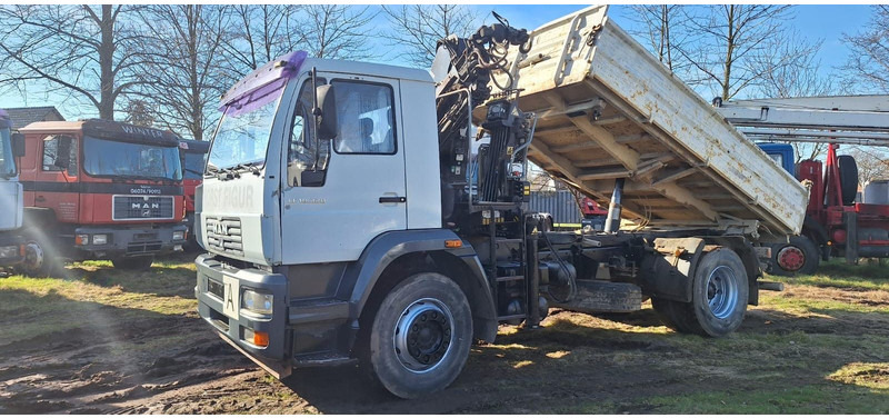 MAN TGM 18.220 4x2 3.S-Kipper mit Kran - Autocarro ribaltabile, Camion con gru: foto 2 MAN TGM 18.220 4x2 3.S-Kipper mit Kran - Autocarro ribaltabile, Camion con gru: foto 2