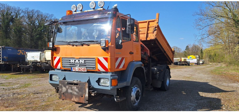 MAN TGM 18.240PS 4x4 3.S-Kipper mit Kran - Autocarro ribaltabile, Camion con gru: foto 2 MAN TGM 18.240PS 4x4 3.S-Kipper mit Kran - Autocarro ribaltabile, Camion con gru: foto 2