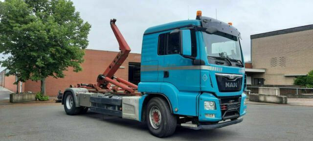MAN TGS 18.440 Abroller mit Funk +Kran vor - Autocarro scarrabile, Camion con gru: foto 2 MAN TGS 18.440 Abroller mit Funk +Kran vor - Autocarro scarrabile, Camion con gru: foto 2