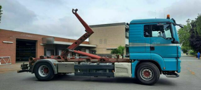 MAN TGS 18.440 Abroller mit Funk +Kran vor - Autocarro scarrabile, Camion con gru: foto 3 MAN TGS 18.440 Abroller mit Funk +Kran vor - Autocarro scarrabile, Camion con gru: foto 3
